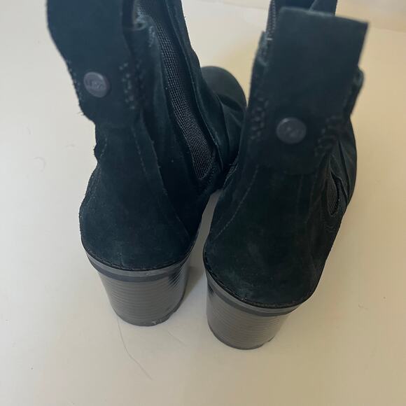 UGG 'Hazel' Women's 6 Waterproof Black Suede Ankle Boot Chunky Heel Bootie - Picture 7 of 10